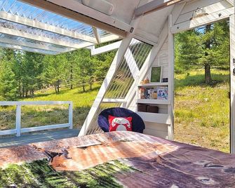 Stargazer Cabin - a Romantic Glamping Cabin Near Missoula, Montana - Greenough - Balcony