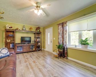 Secluded Canton Vacation Rental 22 Mi to Asheville - Canton - Sala de estar