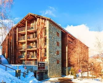 Parenthèse Blanche - Au pied des pistes Paradiski - La Plagne-Tarentaise - Building