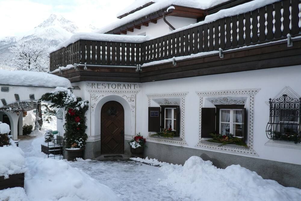 Hotel Restaurant Gabriel - שול - בניין