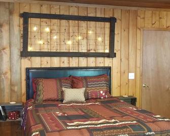 Cabin in the Woods Near Yosemite - Coarsegold - Bedroom