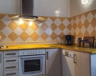 R2R - Acogedora casa vacacional - C02A01 - Los Corrales de Buelna - Cocina