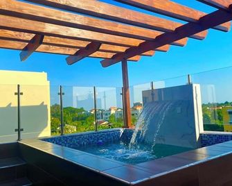 Lujoso apartamento con jacuzzi privado - San Francisco de Macorís - Balcony