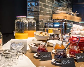 Goldene Traube - by Neugart - Traben-Trarbach - Buffet