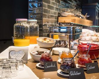 Goldene Traube - by Neugart - Traben-Trarbach - Buffet