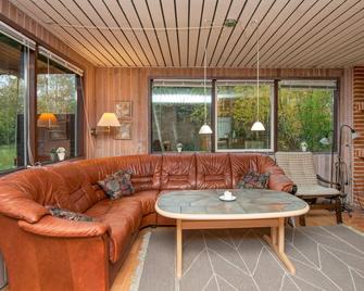 4 person holiday home in Silkeborg-By Traum - Silkeborg - Living room