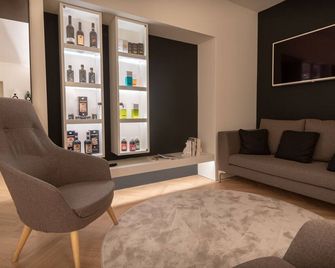 Hotel La Terrazza Restaurant & Spa - אסיסי - סלון