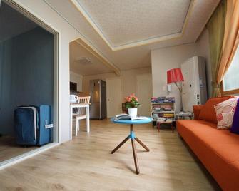 Pedro's House - Foreigners only - Gwangju - Wohnzimmer