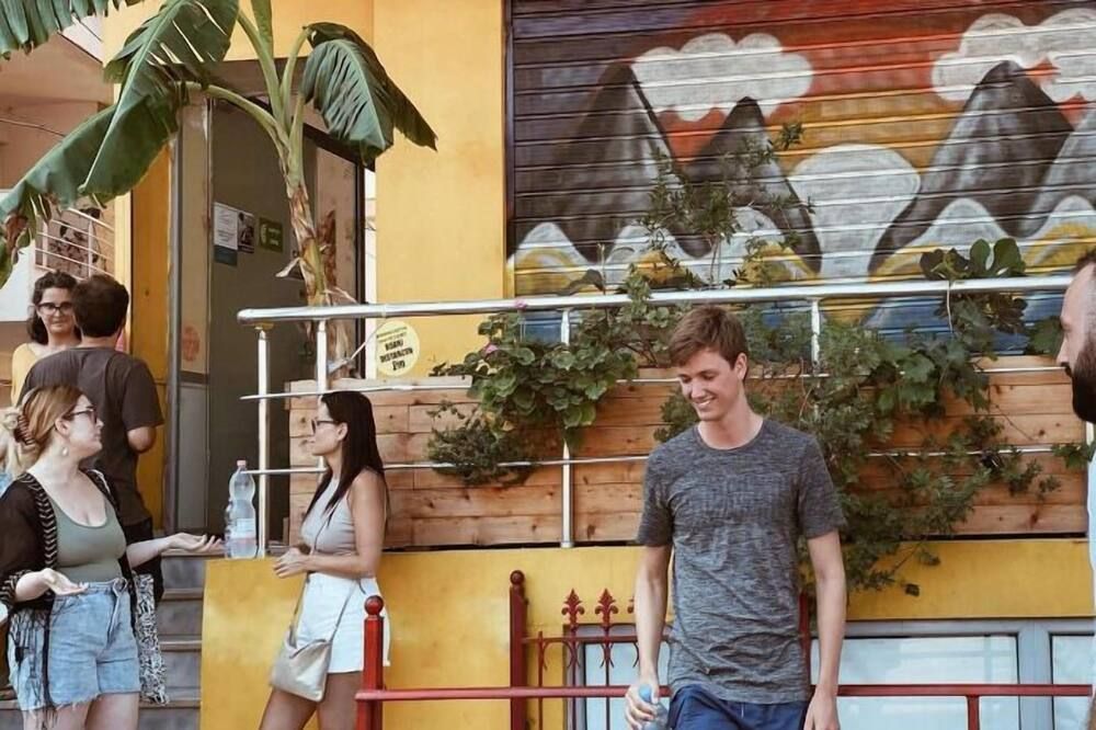 Hostel Hasta La Vista - Sarandë