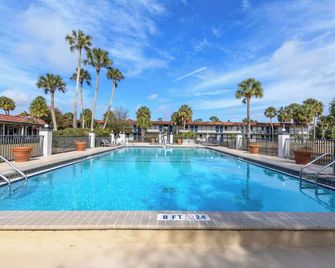 Motel 6 Spring Hill Weeki Wachee - Spring Hill - Piscina