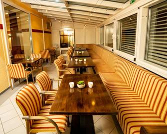 Parkhotel Lindenhof - אופנבך אם מיין - מסעדה