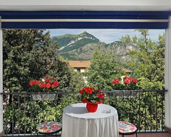 Haus Bethusy - בילאג'ו - מרפסת