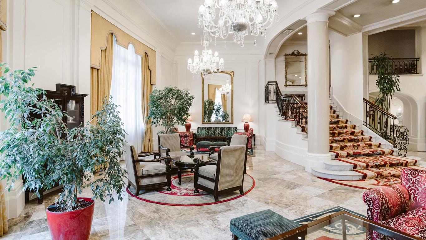 Hotel Carlton