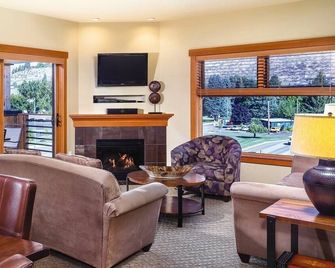 This Resort & Location Is Simply Heaven ! - Chelan - Wohnzimmer