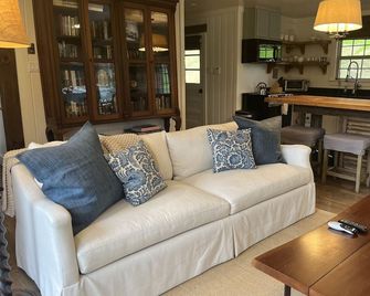 Luxury Country Getaway With Beautiful Views, Family And Pet Friendly - Franklin - Oturma odası