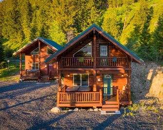 Hot Tub On Deck. 14 Miles To Yellowstone! Easy Access. - Island Park - Gebouw
