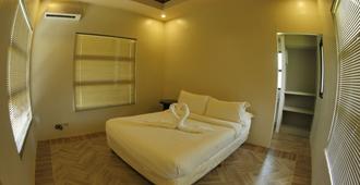 Villa Del Rey Hotel - Naga City - Bedroom