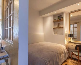 T2 rénové et cosy face aux thermes avec cour privative et équipements modernes - FR-1-401-272 - Cauterets - Camera da letto