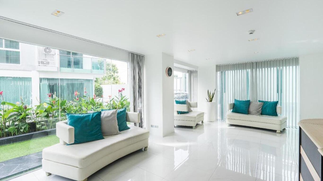 Ccr Managed By Aha Smartstay