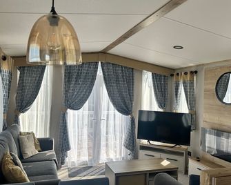 Hafan y Mor Park 3-Bed Caravan Sleeps 8 Pets Ok - Chwilog - Salon