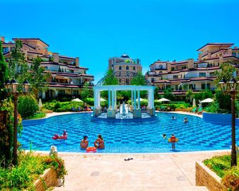 Poseidon Vip Residence Club Balneo & Spa Resort - Nessebar - Pool
