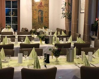 Hotel & Fewo Landhaus Neuhof - Wierschem - Restaurant