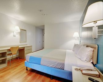 Motel 6 Newport, RI - ניופורט