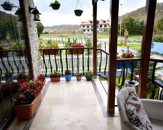 Velena Hotel - Şile - Parveke