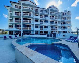 Aquarius Resort - Alexandra Headland