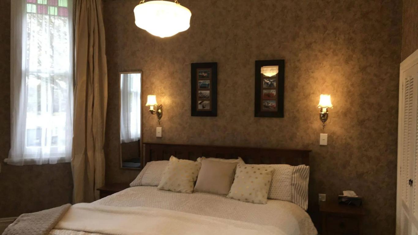 Chelsea House Bed & Breakfast