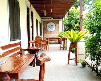 Jodie's Place Transient House and Apartment - Puerto Princesa - Patio
