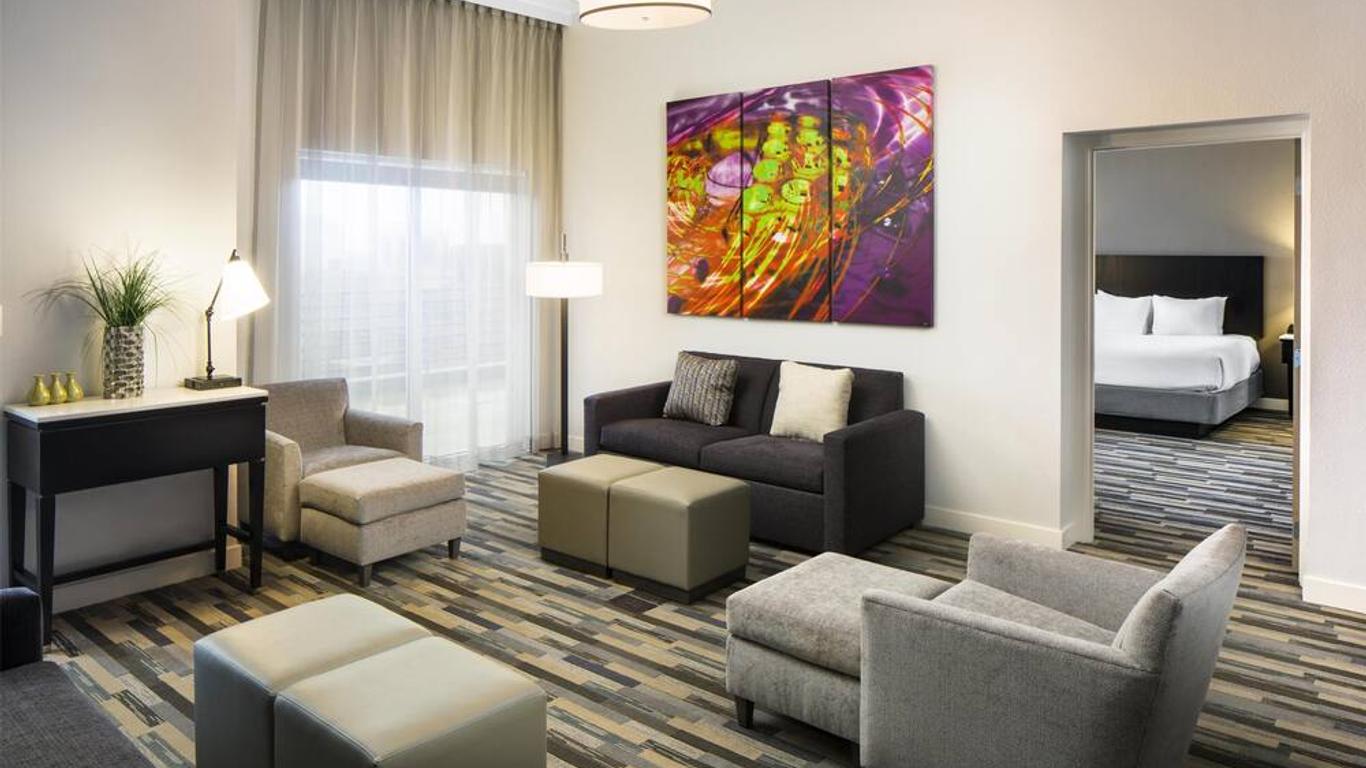 Hyatt House Charlotte Center City