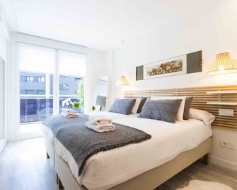 Sstar - The Rentals Collection - San Sebastian - Bedroom