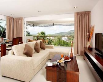 2 Br Apartment -Surin Beach (P03) - Si Sunthon - Wohnzimmer