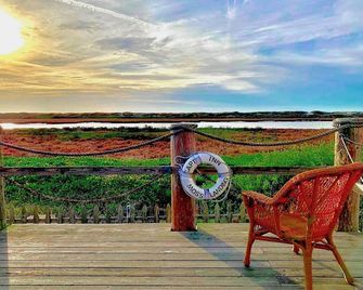 Captain's Inn at Moss Landing - Moss Landing - Balcony