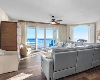 Gorgeous Beachfront with Beach Service\n3 Bedroom/3 Bath - Navarre Beach - Living room