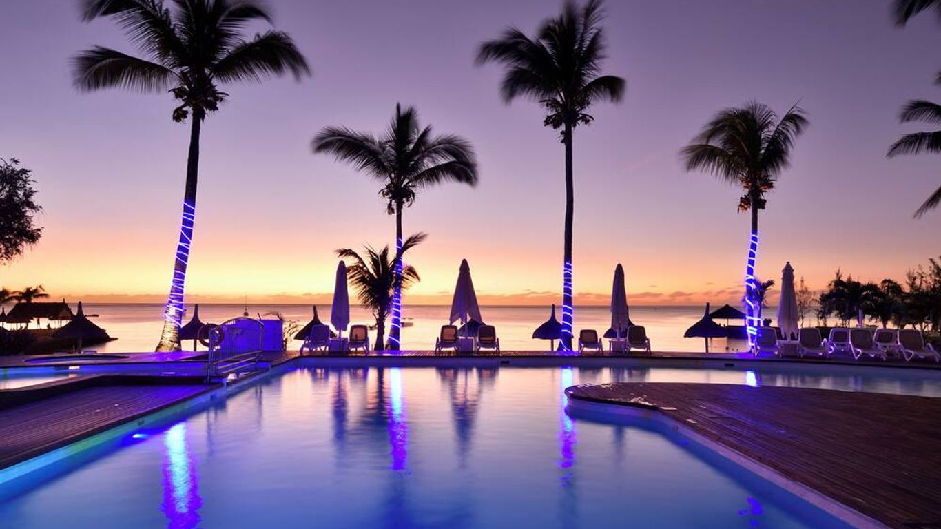 藍色珊瑚海灘渡假村