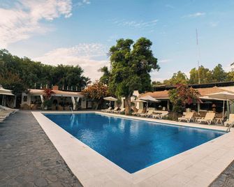 Hotel Majoro - Nazca - Bể bơi