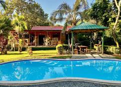 Casa Mediterranea Uvita Oasis with Villa Cabins and Apartment - Ballena - Pool