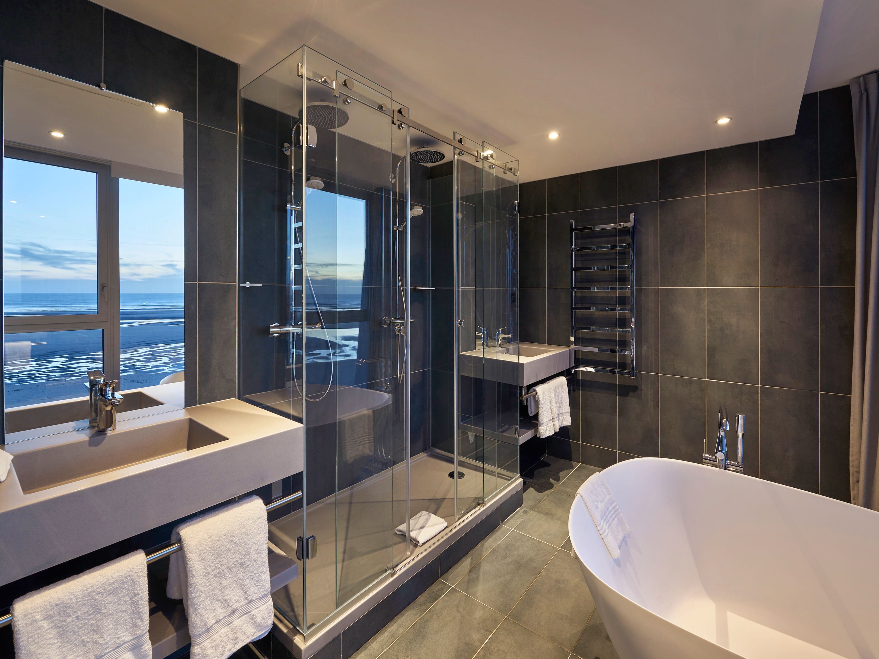 نوفوتيل ثالاسا لو توكي هوتل