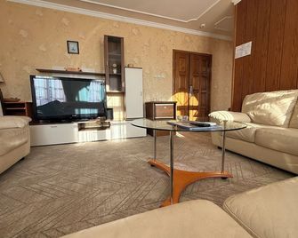 Garni Hotel Lav - Belgrade - Living room