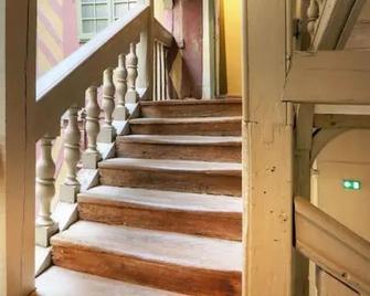 Le Saint Georges, Centre historique proche gare - Rennes - Schody