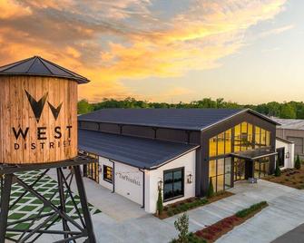 The Post Suite - above Bull & Barrel Close to GSU - Statesboro - Building