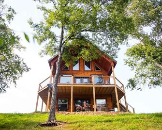 Cabin On Water!!gorgeous! Best Property On The Caddo River In Glenwood Arkansas! - Glenwood - Building