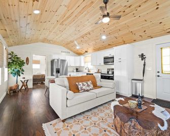 Block of 4 Lodges at Eden Reserve - For Groups - Williamstown - Living room