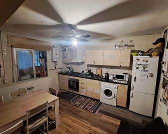 Hostel El Cascabel - Granada - Køkken