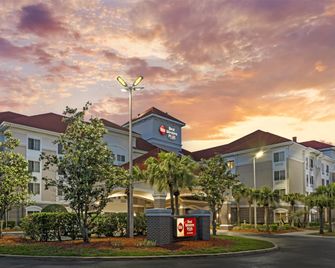 Best Western Plus Orlando Lake Buena Vista South Inn & Suites - קיסימי - בניין