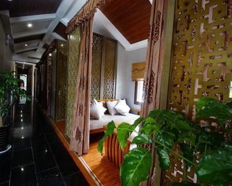 Boyue Xiaozhu Kuanting Hotel - Ляншань - Лоббі