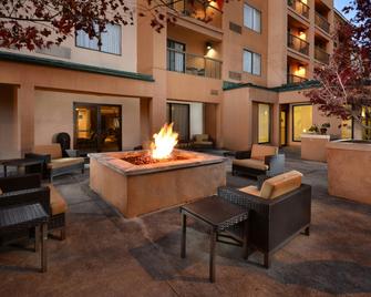 Courtyard by Marriott Beckley - Beckley - Patio