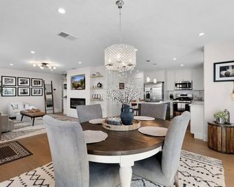 Urban Elegance in Wine Country: Unwind Just Steps from Healdsburg Plaza! - Healdsburg - Comedor